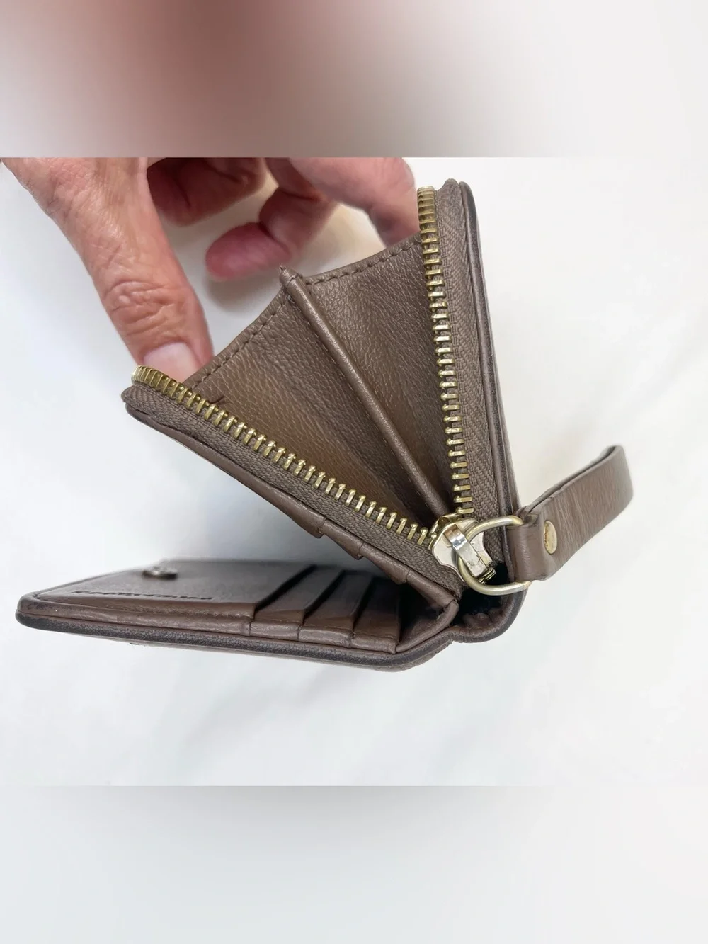 See By Chloe Vintage Leather Embroidered Logo Zip Around Wallet Brown